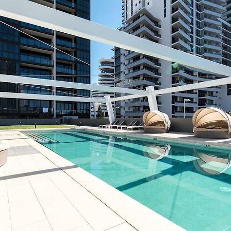 Broadbeach 2 Bedroom Free Wifi, Netflix & Parking Exterior photo