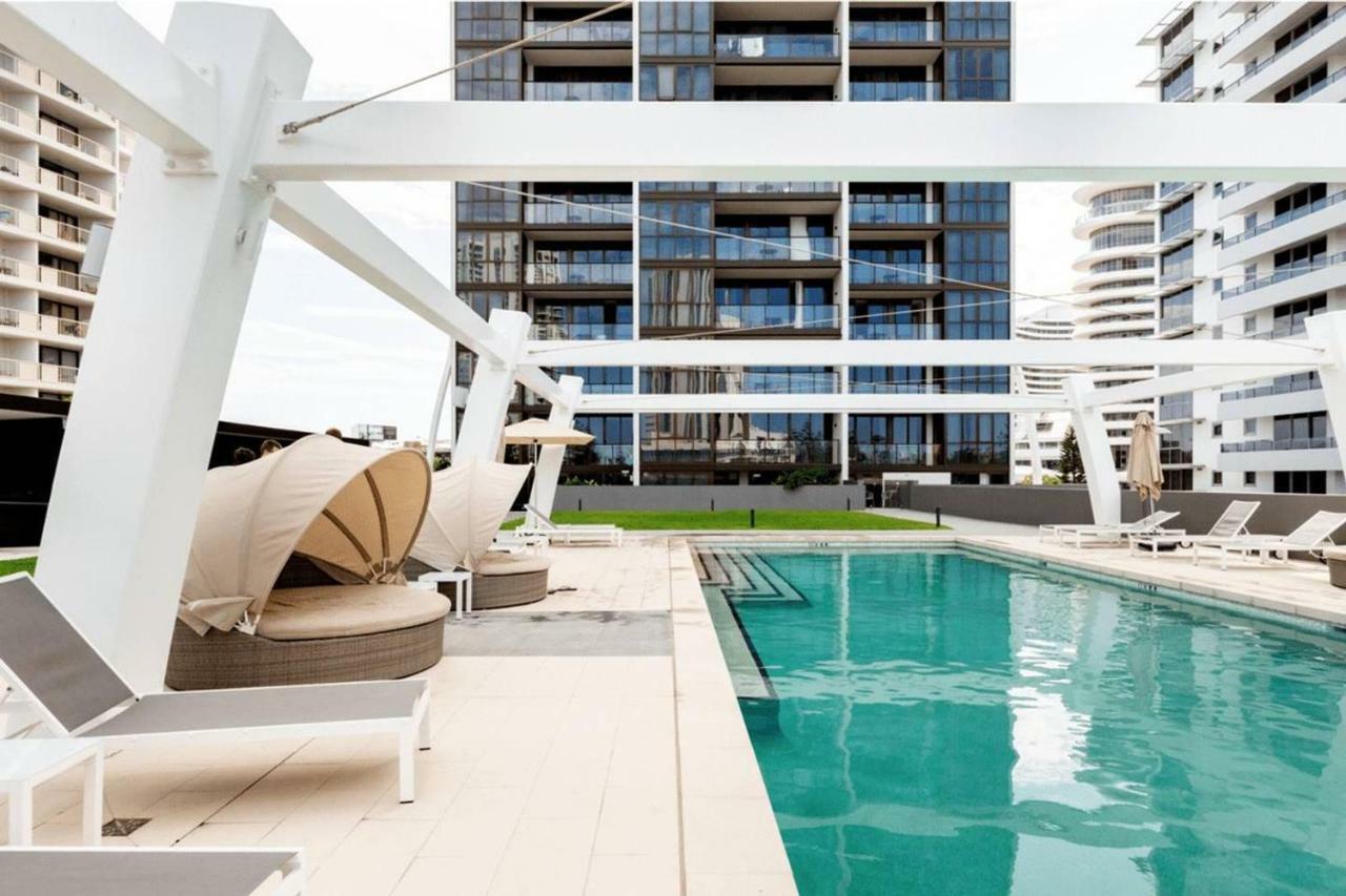 Broadbeach 2 Bedroom Free Wifi, Netflix & Parking Exterior photo