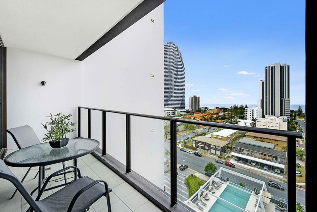 Broadbeach 2 Bedroom Free Wifi, Netflix & Parking Exterior photo