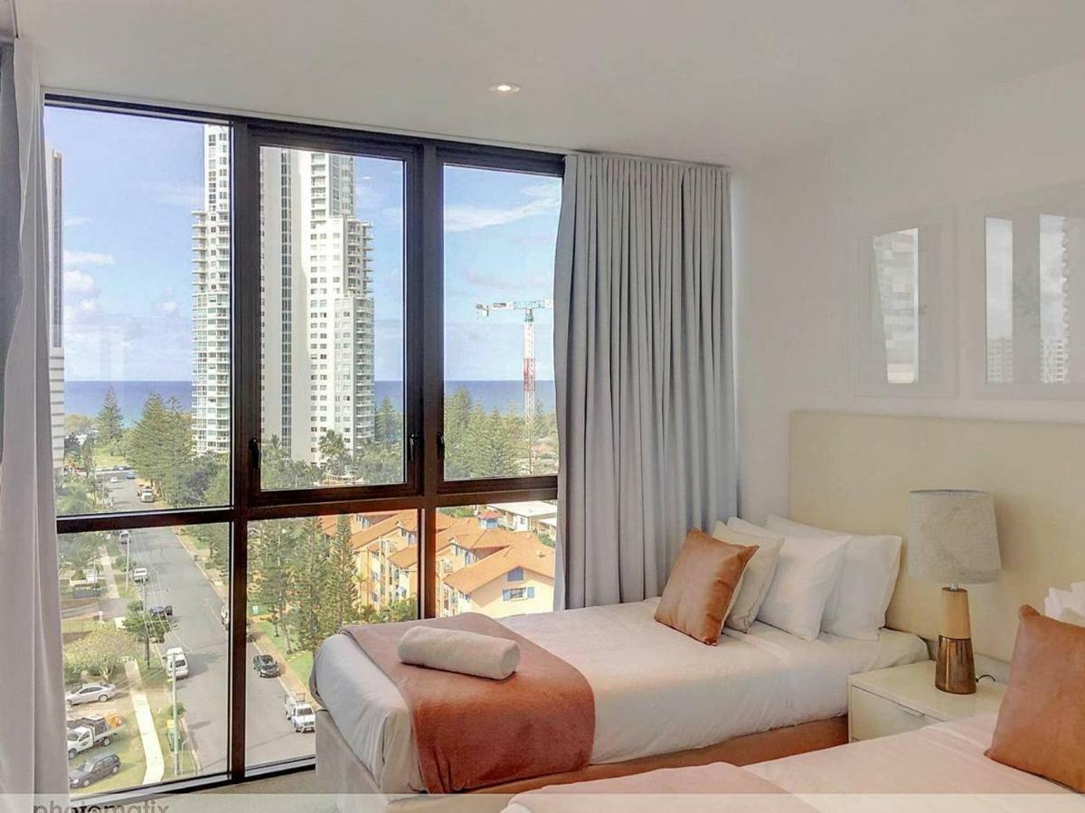 Broadbeach 2 Bedroom Free Wifi, Netflix & Parking Exterior photo