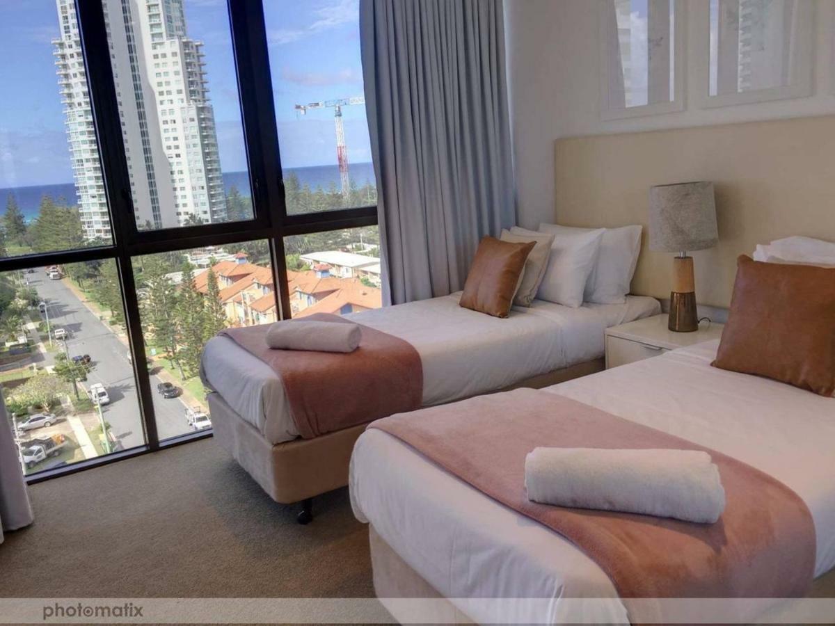 Broadbeach 2 Bedroom Free Wifi, Netflix & Parking Exterior photo