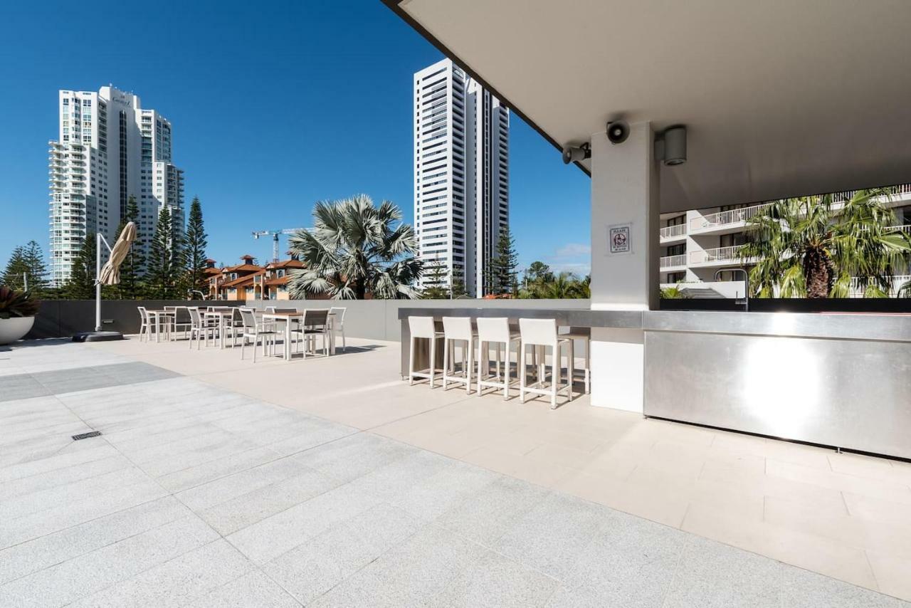 Broadbeach 2 Bedroom Free Wifi, Netflix & Parking Exterior photo