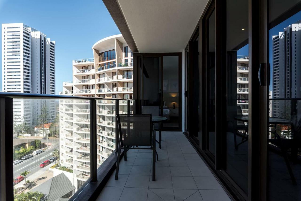 Broadbeach 2 Bedroom Free Wifi, Netflix & Parking Exterior photo