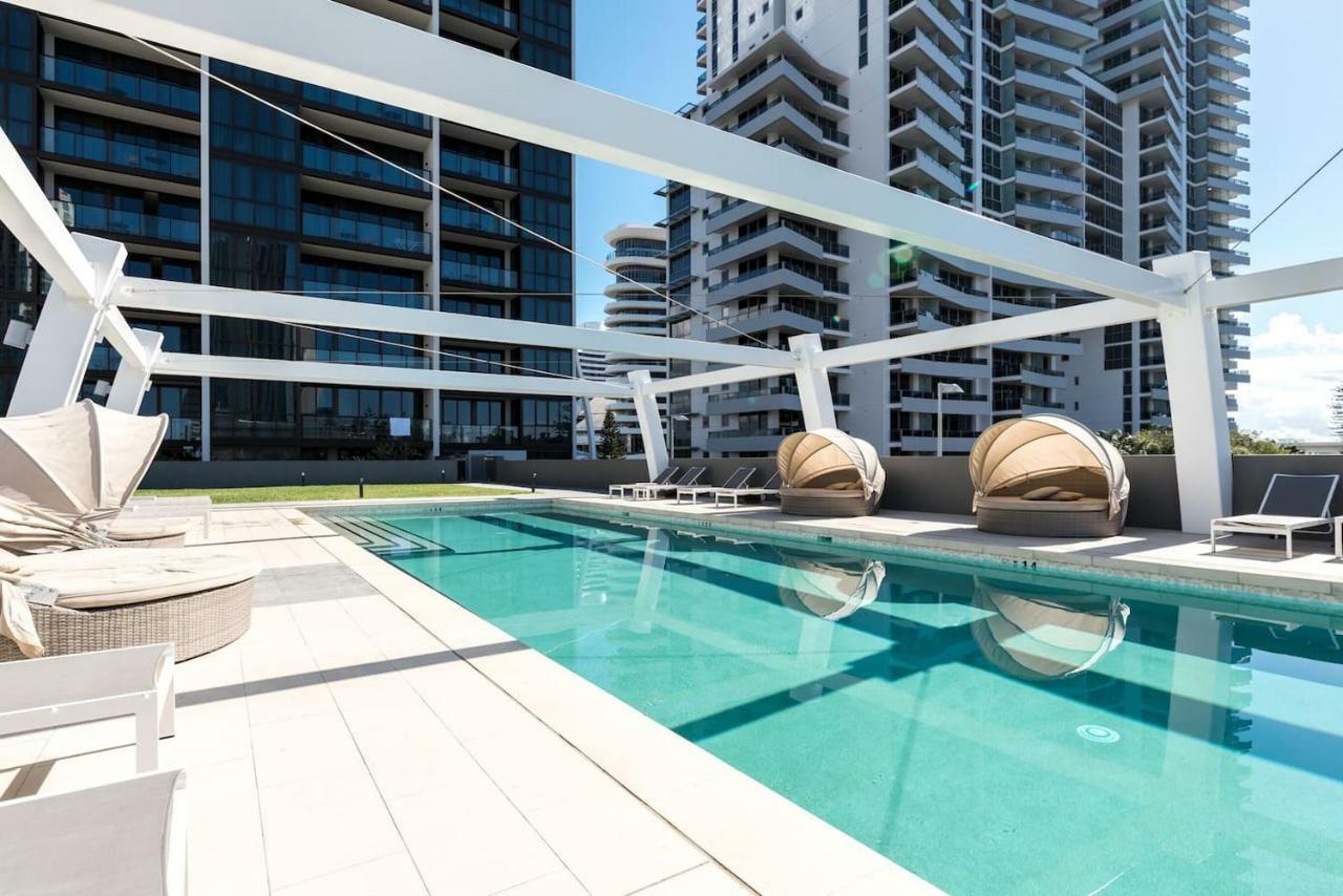 Broadbeach 2 Bedroom Free Wifi, Netflix & Parking Exterior photo