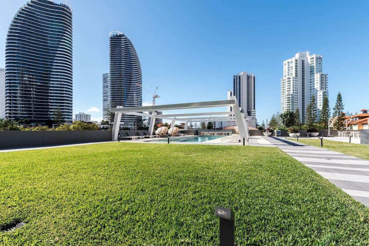 Broadbeach 2 Bedroom Free Wifi, Netflix & Parking Exterior photo